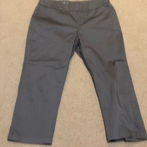 Lee Style Up Grey Capris- Size 8 Petite